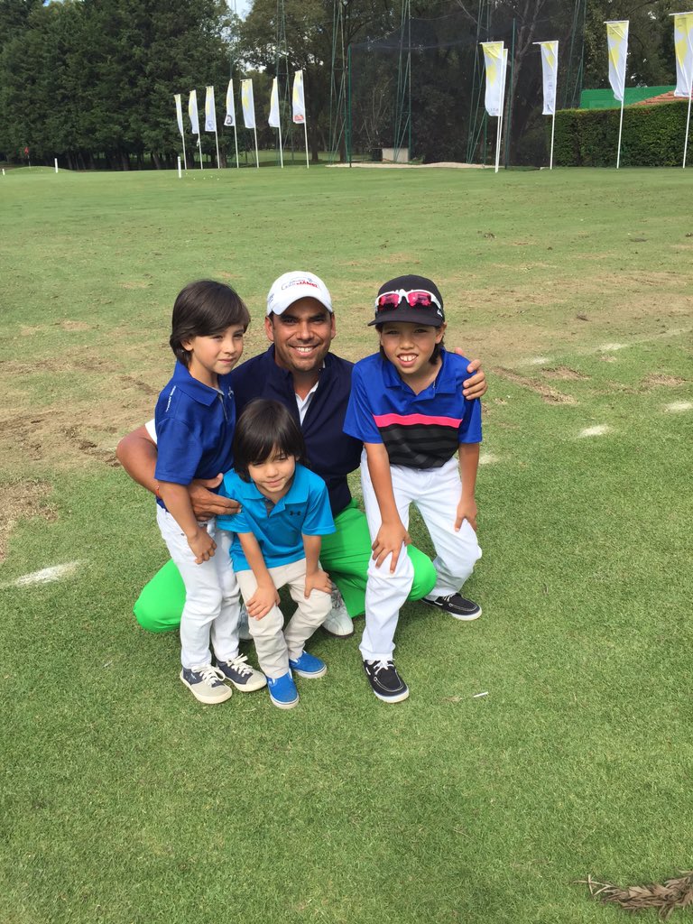 wipaquiroz's tweet photo. Ayer en la @americasgolfcup con los que de verdad van a ser buenos!!! #minipros https://t.co/VE4JHrm1BM