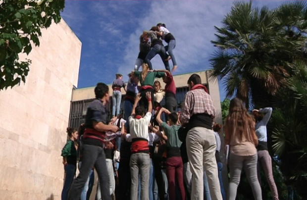 btvnoticies's tweet photo. La colla @Arreplegats de la Zona Universitària fan 20 anys https://t.co/ydvJi641qW #castellers https://t.co/F6ZEgIV5ve