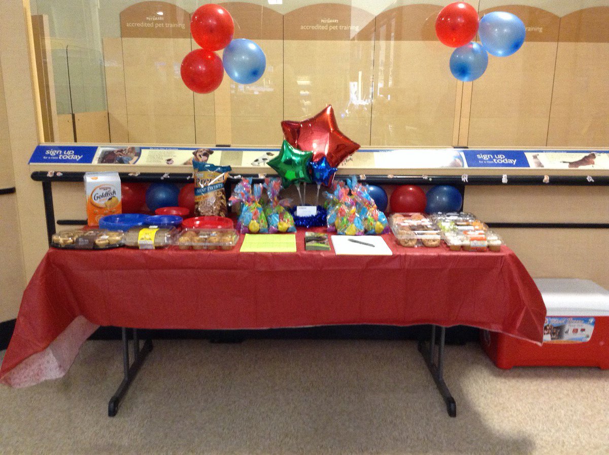 PetSmart1073's tweet photo. #halloween event # 10am-2pm https://t.co/62wwacYEE7