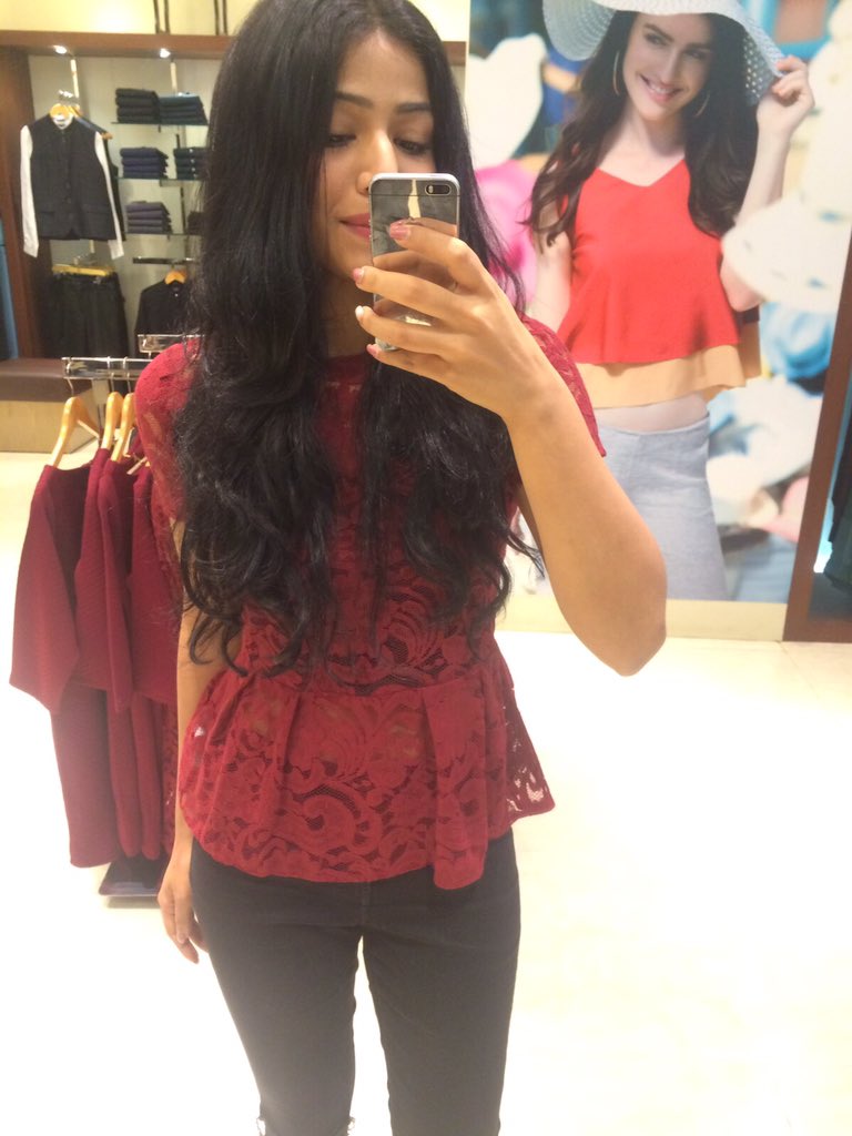 Some selfies at the @WillsLifestyle store today celebrating their #15yearsoffashion! Love this peplum marsala top!