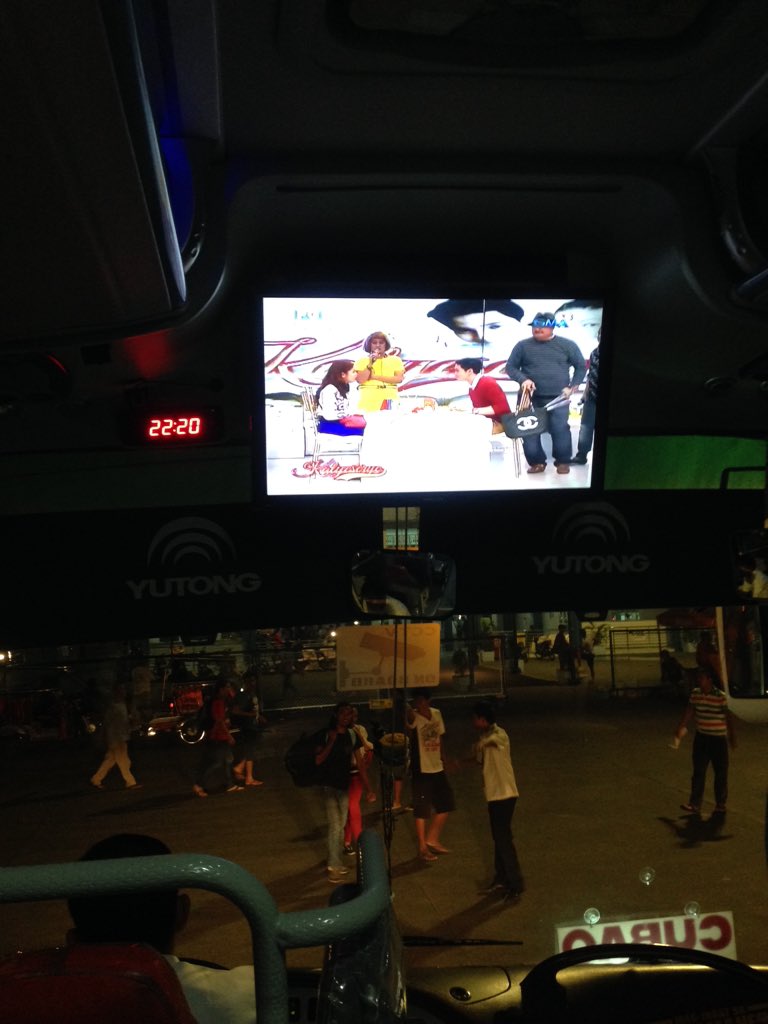 ederic's tweet photo. Pati sa bus, may @EatBulaga Kalyeserye replay! #ALDubEBTamangPanahon https://t.co/AjOhIkZK3N