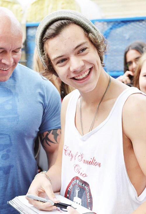 grangerstyles's tweet photo. RT SE VC AMA ESSA FOTO #EMABiggestFans1D https://t.co/4BIhjnR1hJ