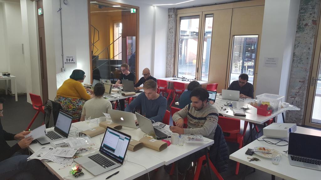 hackerfantastic's tweet photo. Hackers hacking @Arduino during todays @madlabuk workshop https://t.co/bCLKjdRWfV