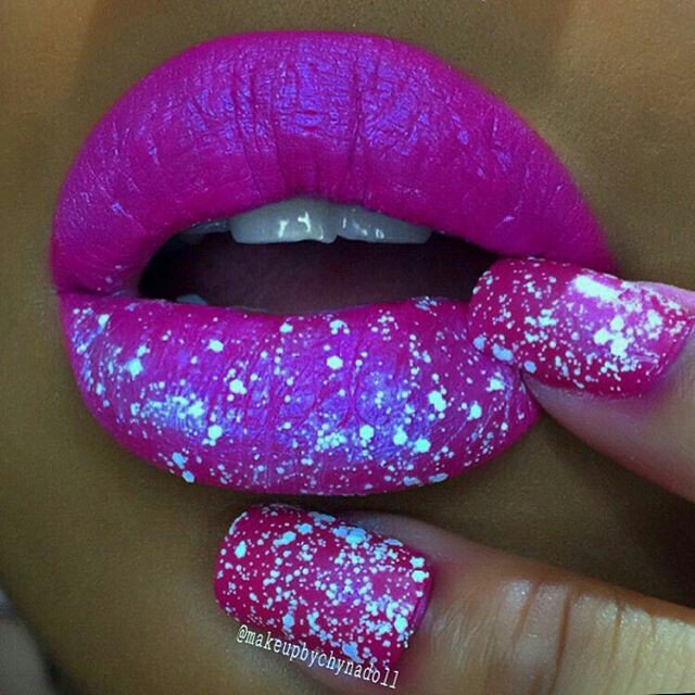 divasandmakeup's tweet photo. Lush sexy pout! 👄💋💄💕💃💃#lipstick #makeup #lipstickenvy https://t.co/hzqIcqipGh