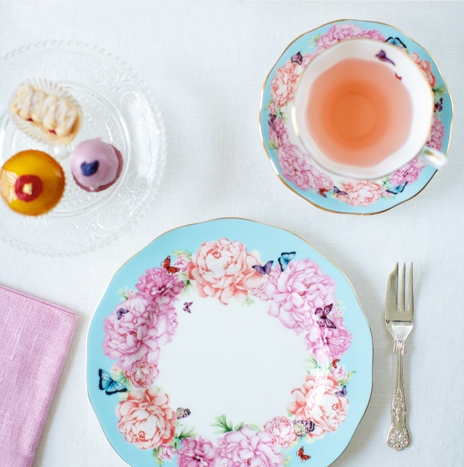 RoyalAlbert_UK's tweet photo. #AfternoonTea never looked so pretty! Butterflies, Peonies & hues of blue #TeaWithMiranda https://t.co/jD9qymLujx https://t.co/0Zbgg8H8Em