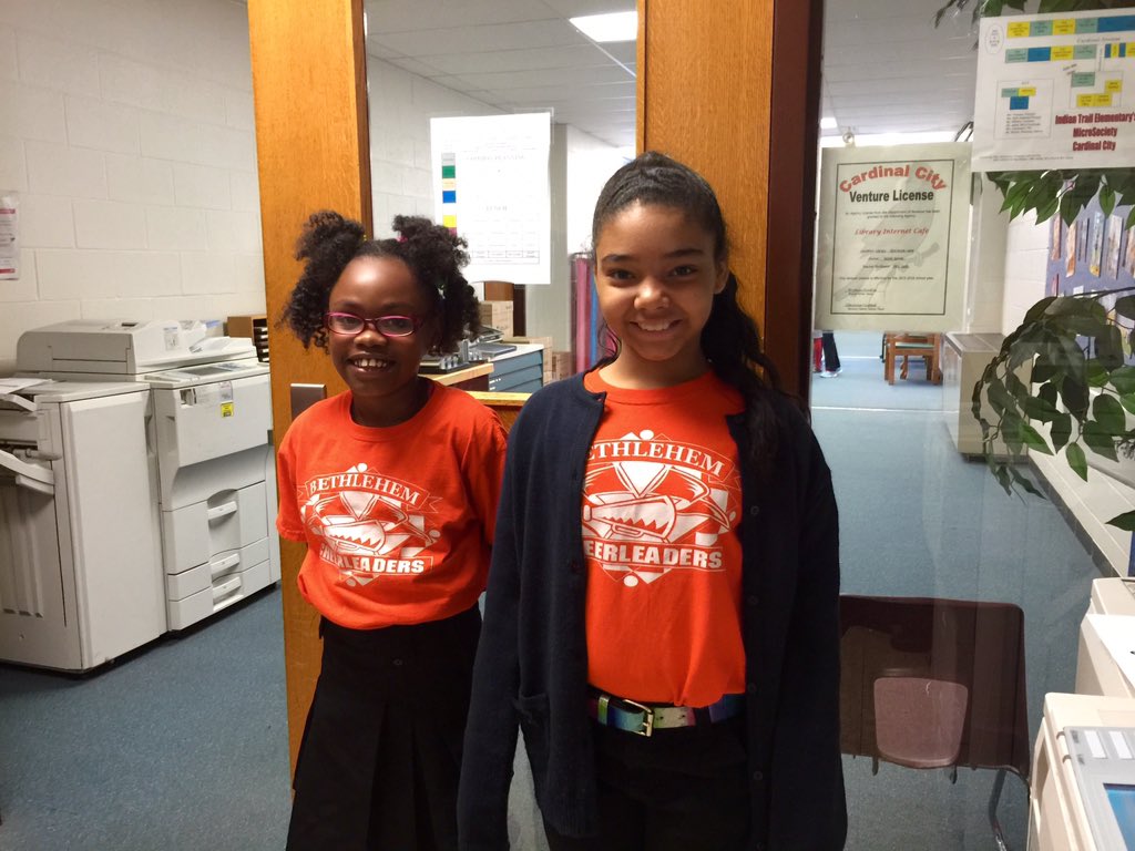 ITESCardinals's tweet photo. We love our students! #unityday2015 @ITESprincipal @JCPSKY https://t.co/Jq0JnqjfkD