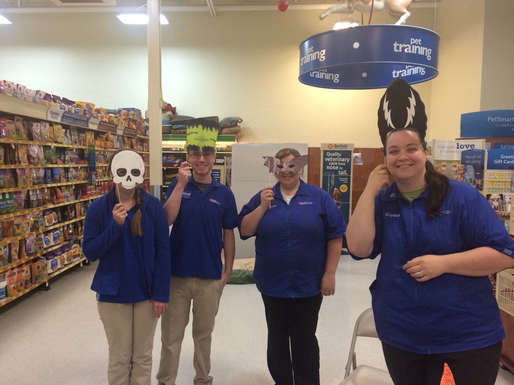 Kroll41373Roll's tweet photo. Ready for frightfully good time at 1180! #monstercute https://t.co/6I40YidOh0