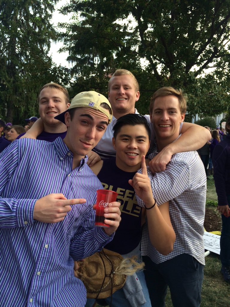 JMUPIKE's tweet photo. A couple of brothers on the quad for @CollegeGameDay. Go dukes! #CollegeGameday https://t.co/QrYemQbgMd