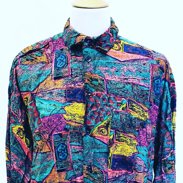 HOWLRETRO's tweet image. #90s #crazyprint #grunge #mens #crazyshirt #shirt

#thriftybeatnik is #vintagestyle

 stores.ebay.co.uk/Thrifty-Beatni…