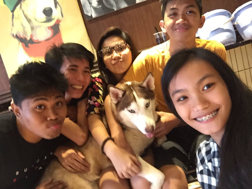 maykeeeeeeee's tweet photo. Barkin' Blends 🐶❤️ #Destination1 @HimissJ @Manaliciouszxc @jhnrvnthrtn https://t.co/IOplX2OprU
