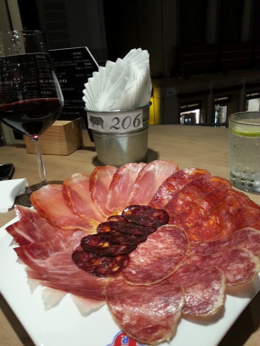 Beher,en Plaza del Carbon.#Caroparaloquedan #secortafinoperotanto... alomejor comprar para llevar es mjor