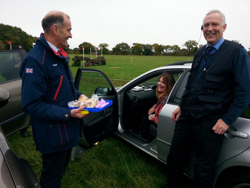 BaronHalpenny's tweet photo. David Holmes CEO @BEventing doing the "Bun Run" at #NDHT15 much to the delight of @BEVolunteers https://t.co/P5FSJ1FEVT