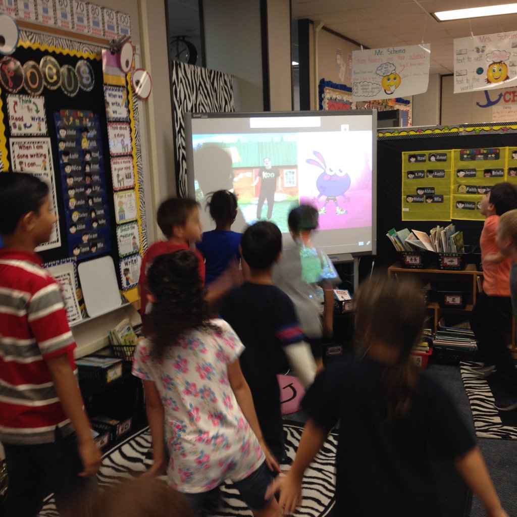 PHSmiles's tweet photo. Brain Break with @GoNoodle We love it!!! #brainbreaksrock #gonoodle #copelandstaffchat https://t.co/8ztJMxOsx5