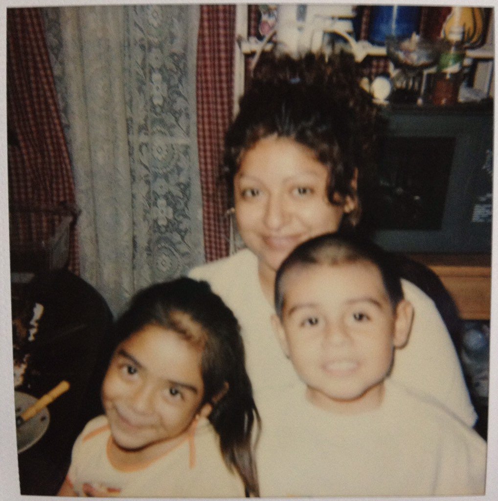 monique__bianca's tweet photo. Happy birthday mommy!#sameb-dayasdrake☀️🌺 https://t.co/NNU61b6kFj