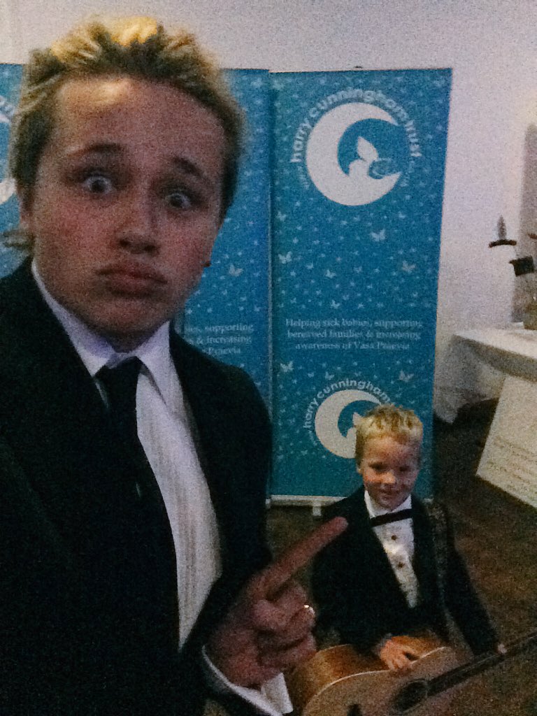 LukeFriendMusic's tweet photo. Met this cheeky little man! Btw the new guitars called Alfie 😋 on stage at 10!! @HarrysTrust https://t.co/VC73PutF2A