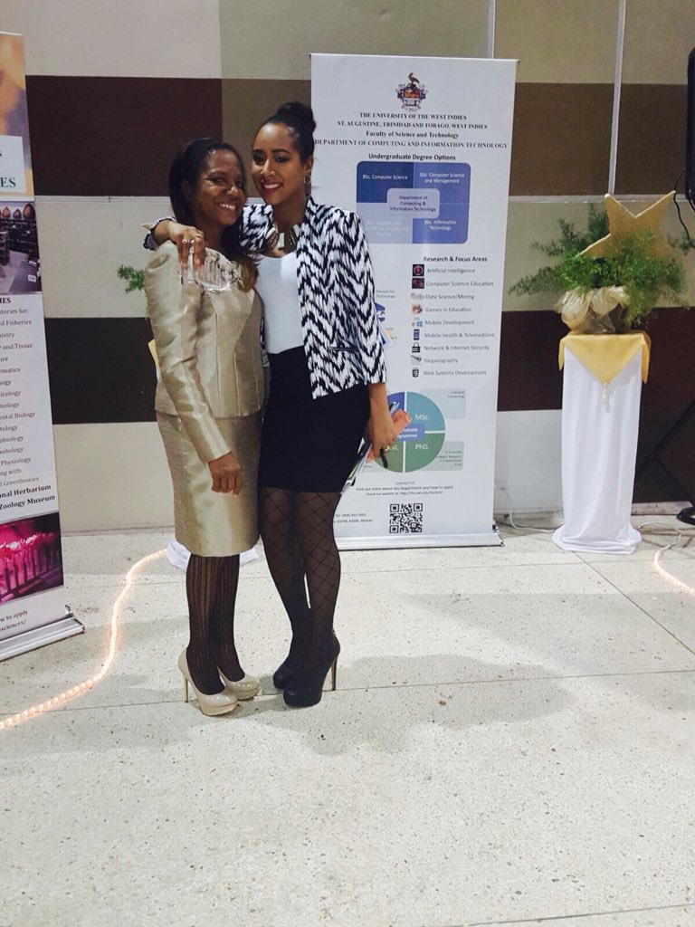 ChenChen9289's tweet photo. Graduation 2015... Award ceremony for Bioengineering. #BossBitchAlert lol 🎓📚💃🏽 #UWIGrad2015 https://t.co/ZnojWYzct3