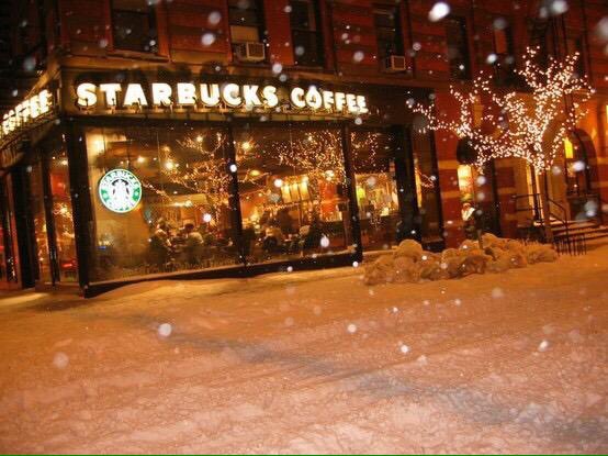 NiggazStruggles's tweet photo. l'hiver c'est grave bien https://t.co/9eNR4xnuRu