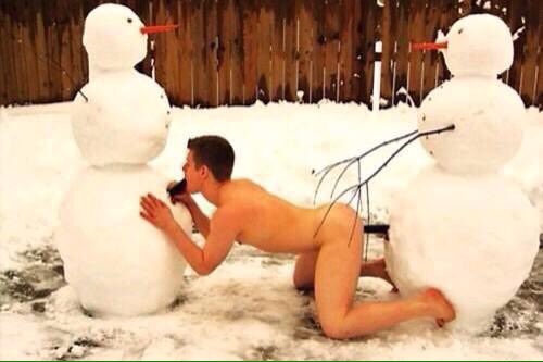 NiggazStruggles's tweet photo. l'hiver c'est grave bien https://t.co/9eNR4xnuRu