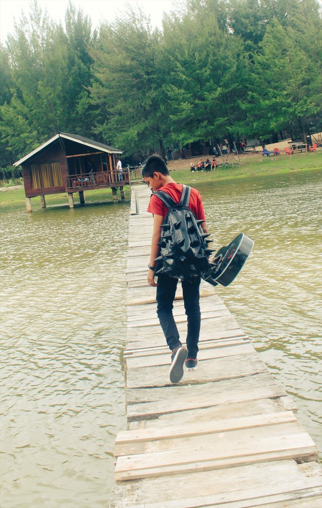 salmanpalapa's tweet photo. Berjalan terus berjalan.atas tepi mau pun kayi tetp berjuang ! https://t.co/o8yYfCnhSt