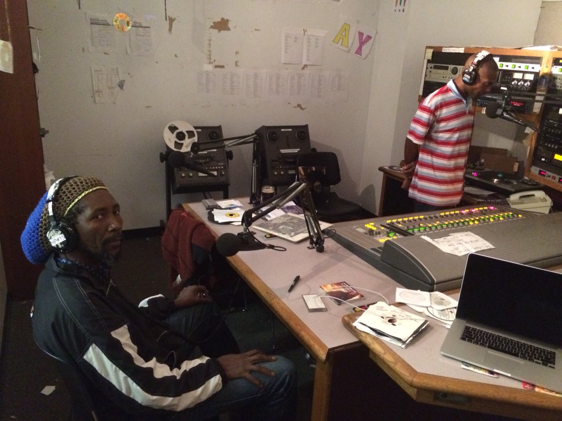 AtibaIvy's tweet photo. In the studio . https://t.co/V08NoJGEhX