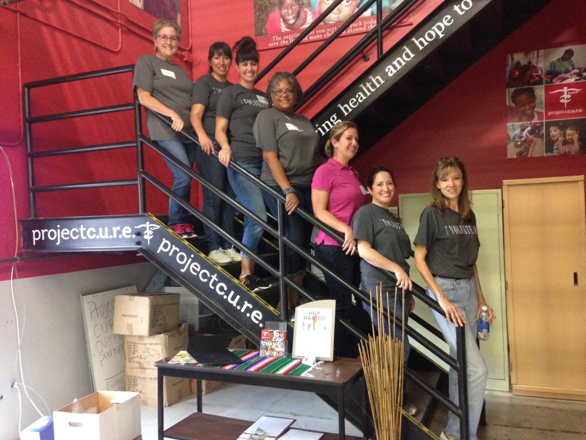 projectCUREphx's tweet photo. A wonderful group of volunteers from Freeport McMoran, thank you for your hard work last week! #MakeADifferenceDay https://t.co/niDyRfPpjL