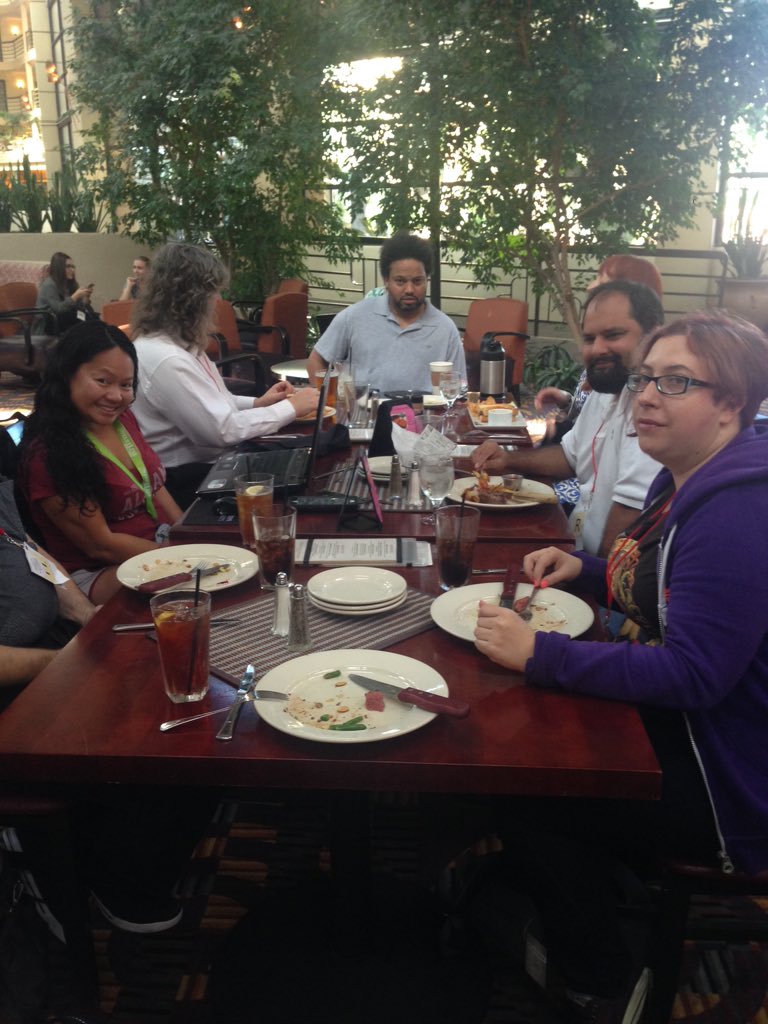 cheeflo's tweet photo. #simtalk alums at the table! @DocDre @JennyKorn @kellybergstrom #ir16 cc @SIMLabChicago https://t.co/jRq0wnq3FG