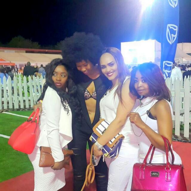 Petunia_TheOne's tweet photo. My squad... #DiroCrew #Actress/sportConditioner #Model/CreativeDesigner #Banker/Manager #TransportEconomist 😜😂
M https://t.co/I24b0Rj8wp