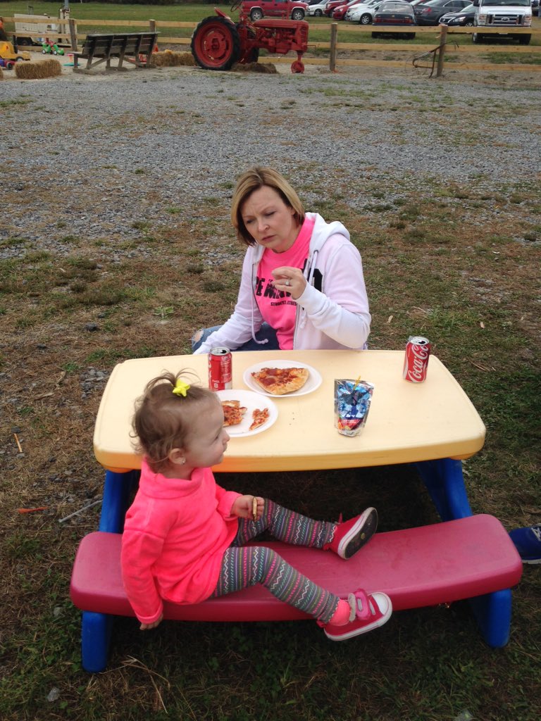 myra_reynolds's tweet photo. Cornmazefun @lostcreekva https://t.co/MEOQ6QYSJD