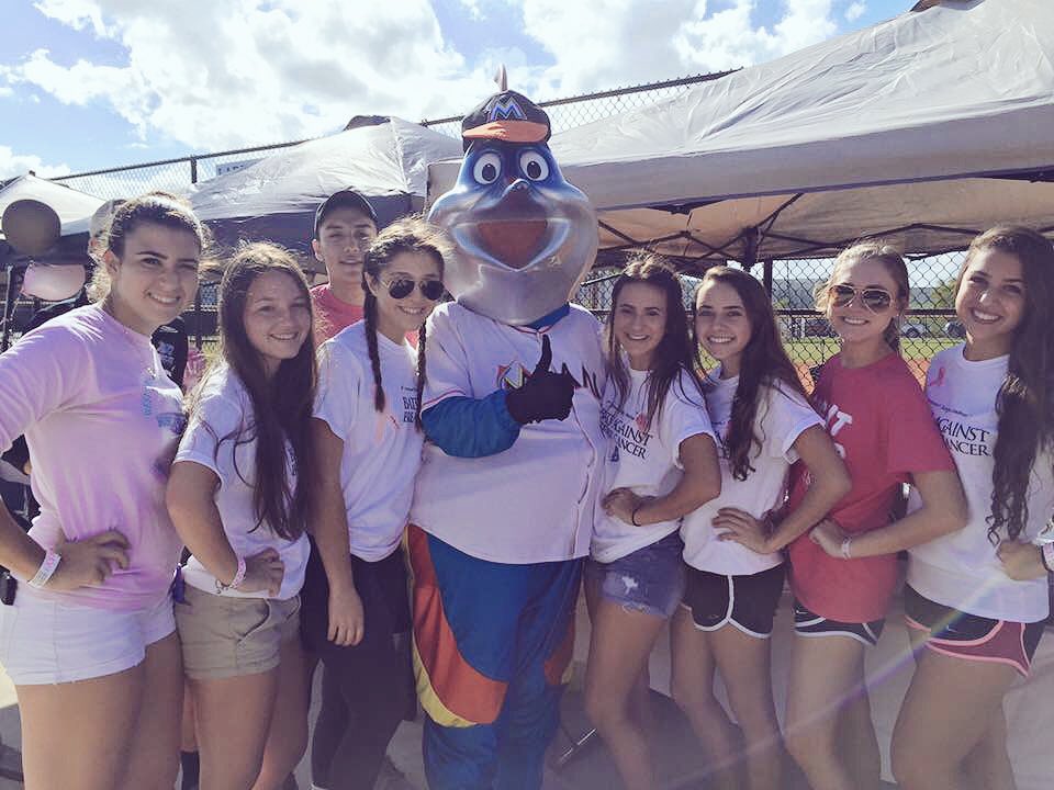 ftfWBHS's tweet photo. Volunteering at the West Broward Bats Against Breast Cancer Baseball games💘⚾️ https://t.co/eI8EvmWHpv