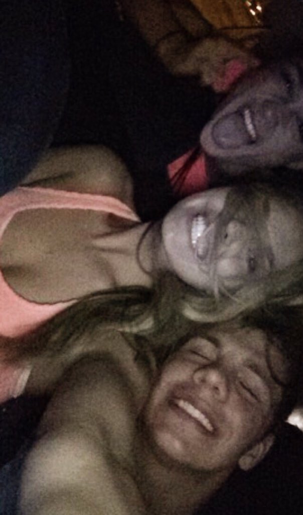 CamilleCurtisss's tweet image. 😂😂😂 I miss you guys❤️ @weesaschlakes @AustinSchaffer