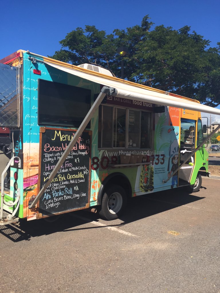 lesley_alex's tweet photo. How about joining Kihei community as Lokelani students all get their iPads in a celebration today! Good food too! https://t.co/uss70Sufa0