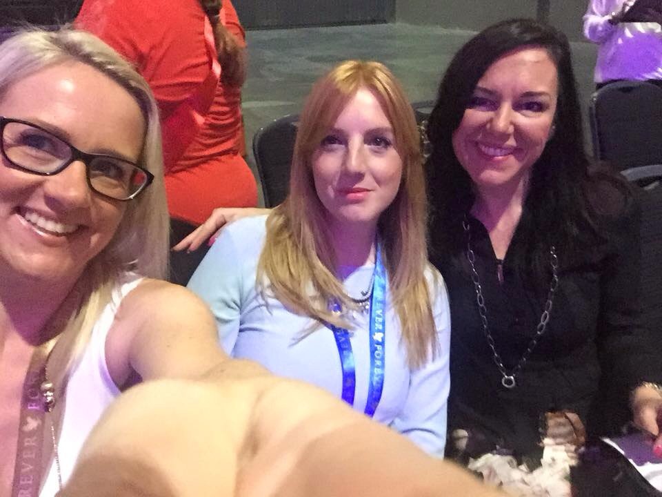 lizzigee_gee's tweet photo. Fantastic day collecting my promotion recognition at #SuccessDay today! So inspired and ready to help more people x https://t.co/Hn3m0G11eH