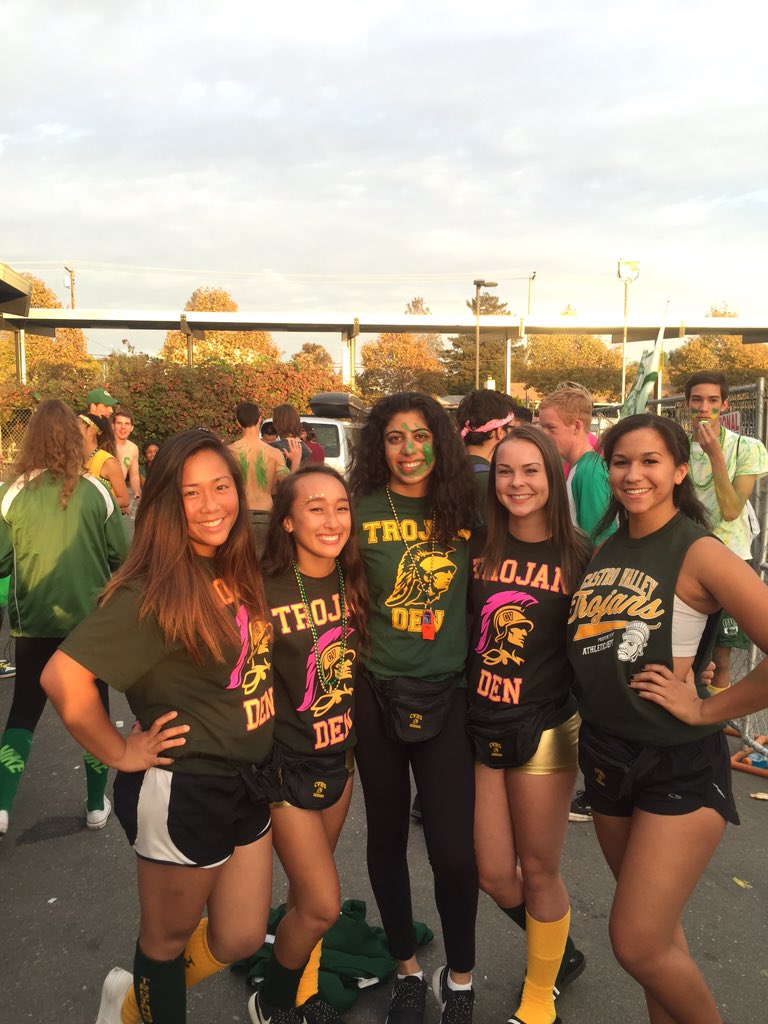 def_cierra's tweet photo. cvhs homecoming was lit #cvgetsanimated ππ https://t.co/M4zQAC0QuU