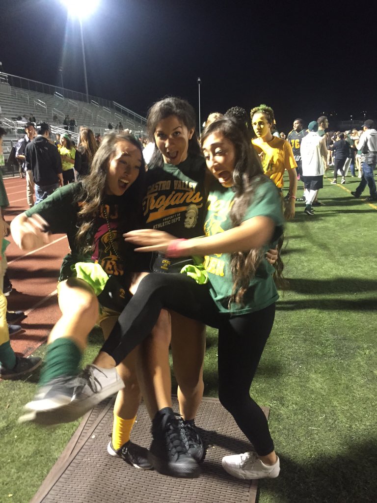 def_cierra's tweet photo. cvhs homecoming was lit #cvgetsanimated ππ https://t.co/M4zQAC0QuU