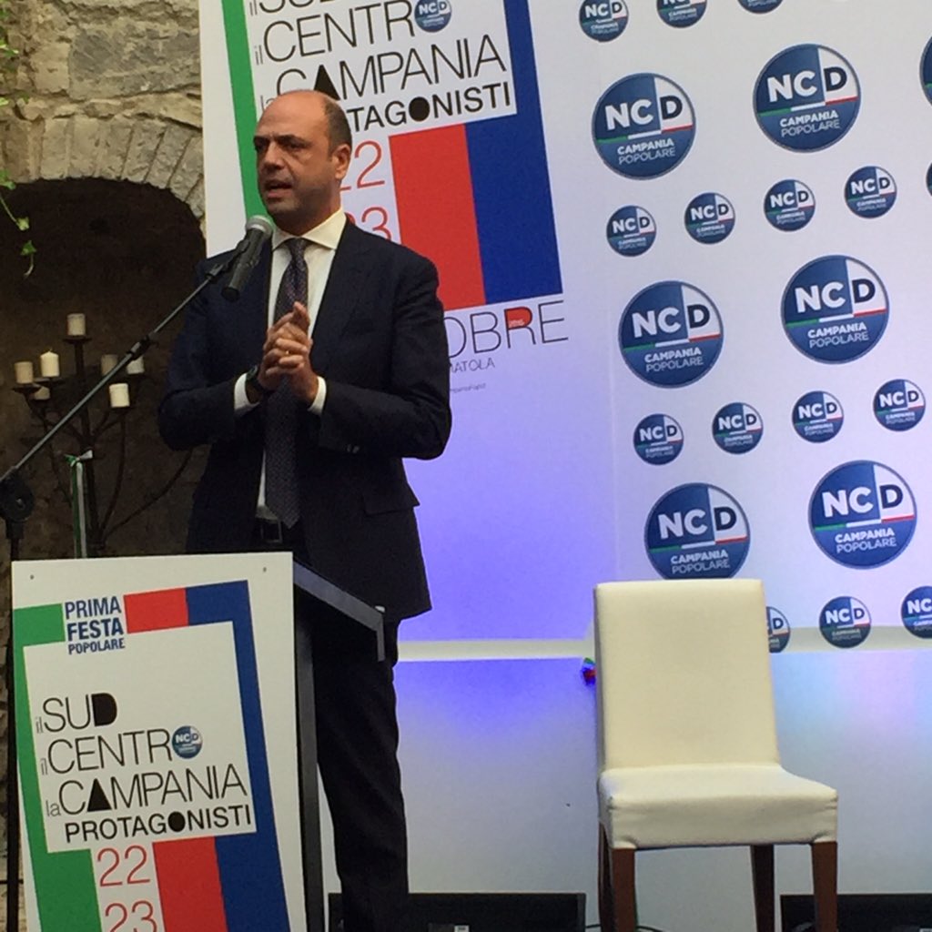 Grande <a href="/angealfa/">Angelino Alfano</a> oggi a Limatola
L'unico Ministro che rappresenta il SUD. <a href="/osiamo_ncd/">#OSIAMO</a> <a href="/NCDSicilia/">NCD AP Sicilia</a> <a href="/ninobosc/">Nino Bosco</a> #osiamo