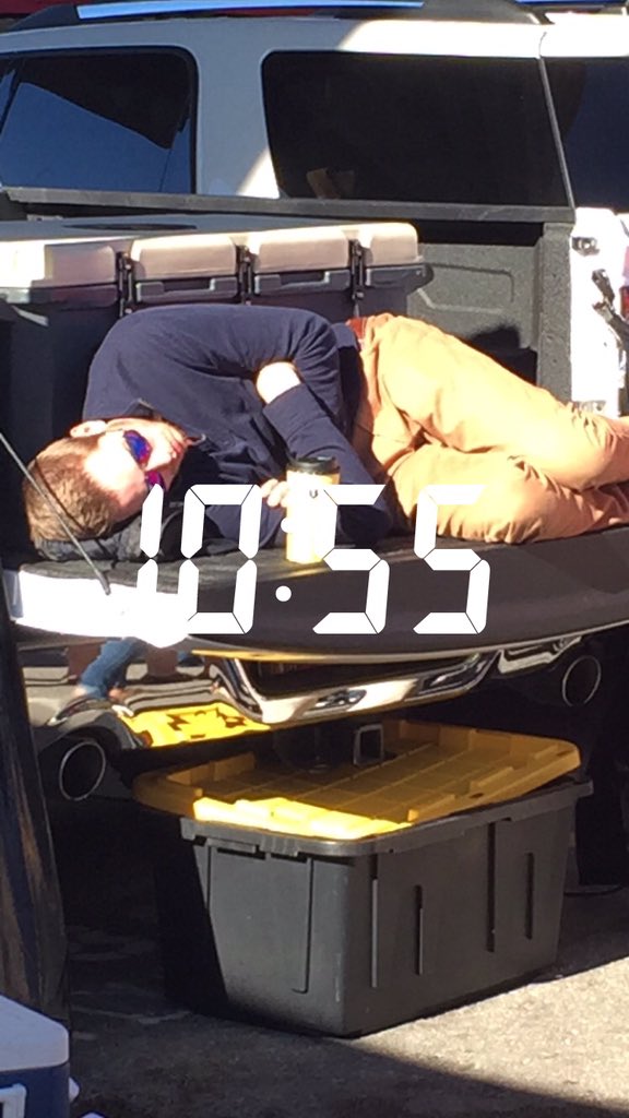 taylor_applebee's tweet photo. @UNLPassouts #GBR https://t.co/lr0533zrXE