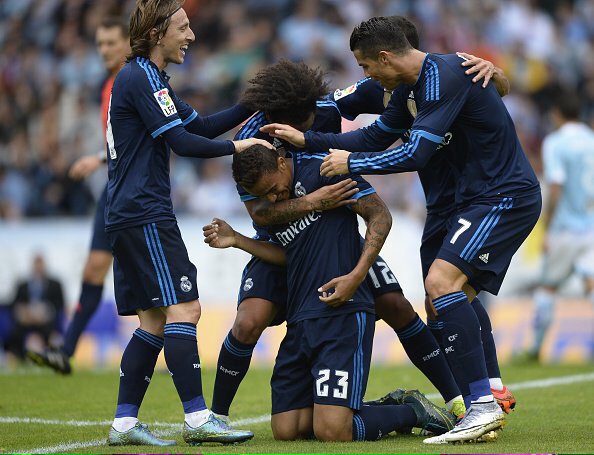GentlemanMadrid's tweet photo. Celta de Vigo 4-1 https://t.co/3IG5ZCFbQ3😂😂😂

Celta de Vigo 1-3 Real Madrid😏😏😏

#DIFERENCIAS. https://t.co/FMLqFAoxJ3