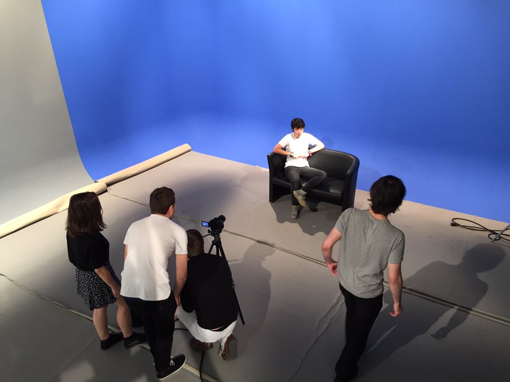 Agence_SQUARE's tweet photo. Voici quelques clichés pris pendant la séance photos ! 📸 #SQUARE https://t.co/ffR5PI3t1L