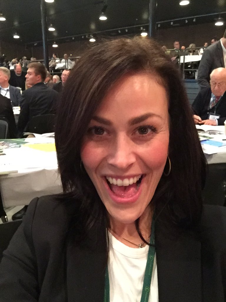 ThiesenMette's tweet photo. ENSTEMMIGT #klr15 vedtager mit forslag om, at vi ikke skal have målsætning på vores svageste børn.#inklusion https://t.co/0W4DVcWRjU