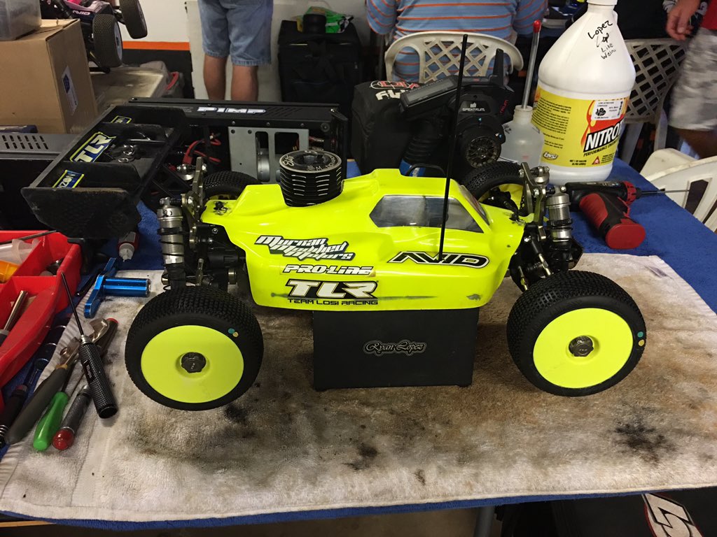 TLR_Lopez's tweet photo. Proline race this weekend! @ProLineRacing https://t.co/VyT4KRgTPj