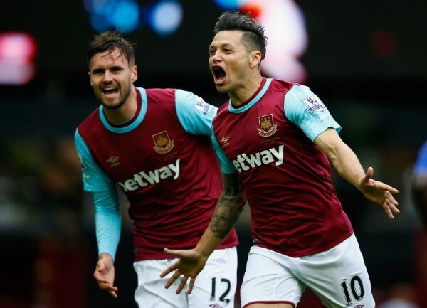 ActuFoot_'s tweet photo. Arsenal  0-2  West Ham

Liverpool  0-3  West Ham

Man City  1-2  West Ham

West Ham  2-1  Chelsea

2ème de #PL ! https://t.co/ovYrO3xhDD