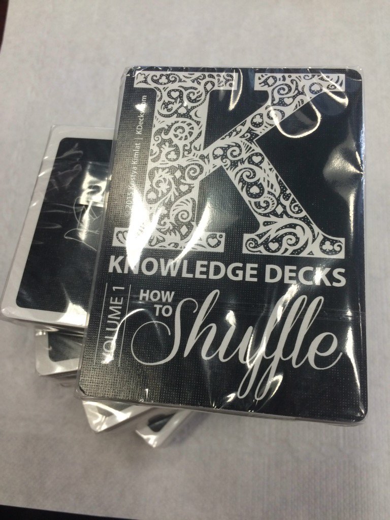 KnowledgeDecks's tweet photo. Everyday I'm shuffling. #howtoshuffle #poker #magic #cardistry #playingcards #knowledgedecks https://t.co/BPwLaWg5Sd