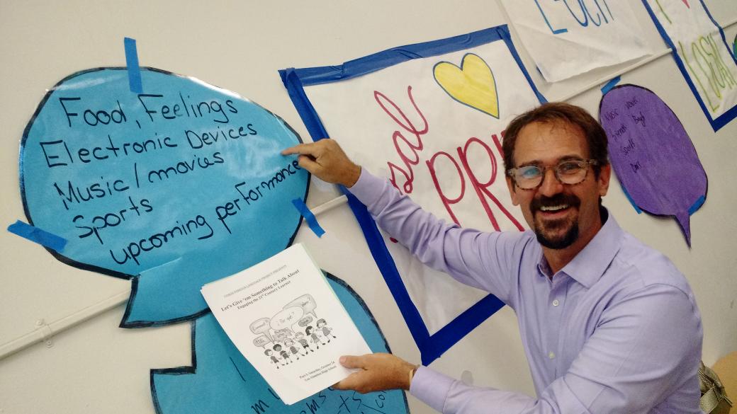 CoachFLProject's tweet photo. @jasonfritze coaching #projectFLCoach teachers in the art of #CILanguage #langchat https://t.co/uEF5s2D19d