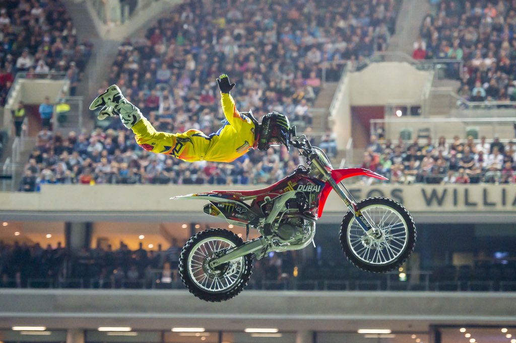 XDubai's tweet photo. Defying limits while #DefyingGravity.
#XDubai #FMX #ActionSports #MyDubai #Fly #MotorCross #DirtBike #DefyYourlimits https://t.co/dxqobSMk6b