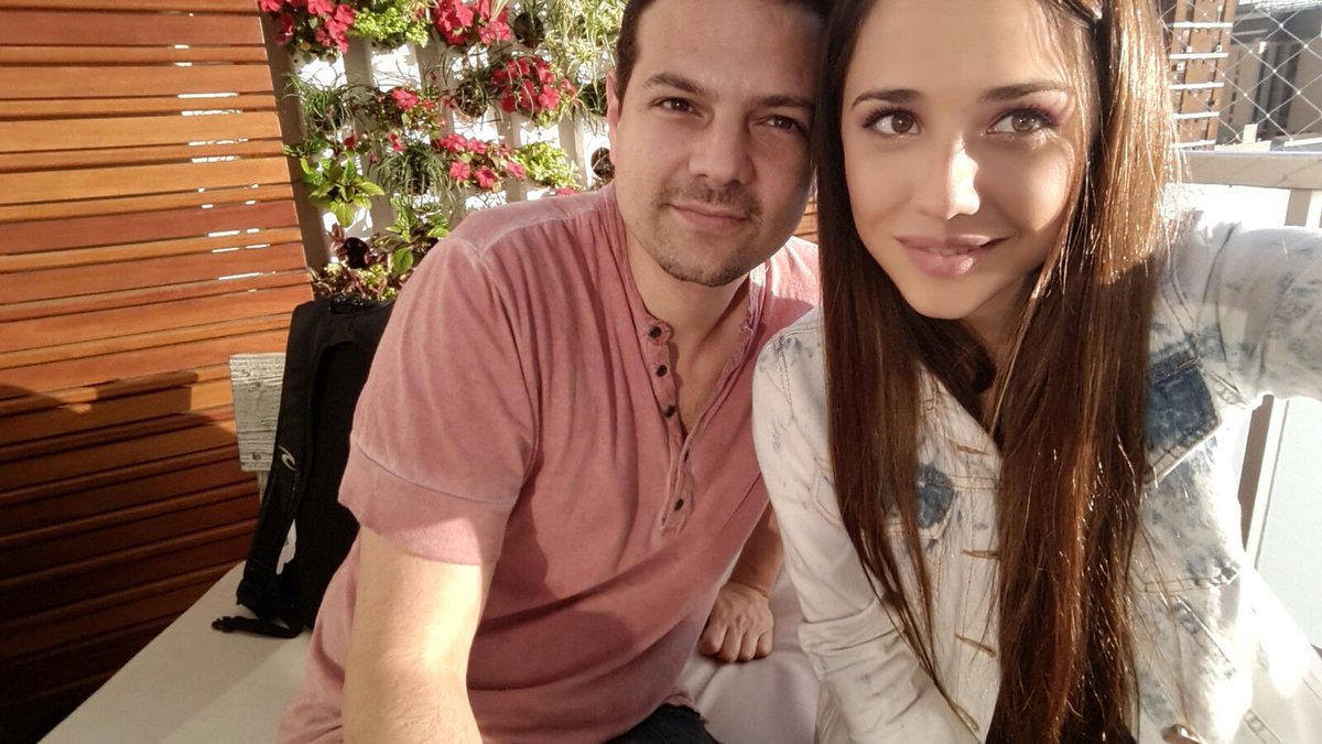 OffTheRecordKO's tweet photo. #Rodaje #DecirteAdios de @agustinalmeyda con @gabygrieco @YamilaSaud y @viluciana MakeUp: Natalia Baspino https://t.co/bMOp6WuE52