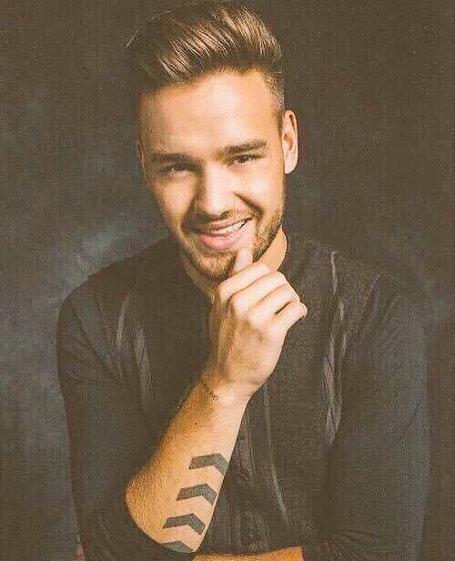 iHarryween's tweet photo. EVERY RT COUNTS AS A VOTE

#EMABiggestFans1D https://t.co/k6xCQxSlpM