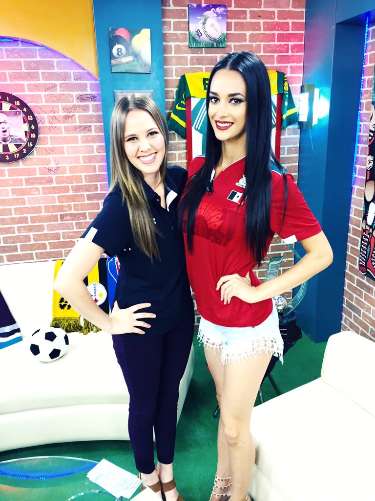 vrfuioIs_o_ai's tweet photo. Vianey Vazquez de invitada! #NBA2013 #F1 #Gpmex1 🏎🏁 @galatvags https://t.co/9U6cMwxc1F