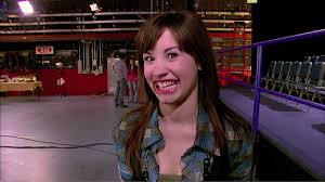 ddemidirection's tweet photo. -"insanların ağlama nedeni değil,gülümseme nedeni olun." @ddlovato #TurkishLovaticsForever https://t.co/HnWZroMo5B