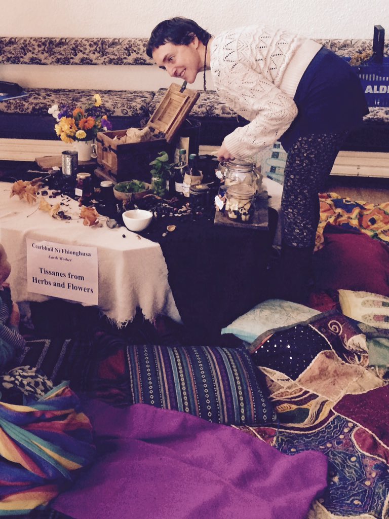 #burrenFoodFayre Cearbhuil Ni Fhionghusa -Earth Mother at her colourful workshop
Tissanes from herbs and flowers