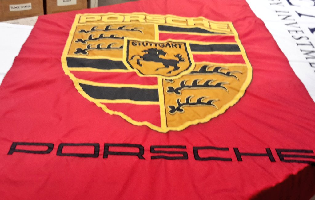 Flagstore tweet picture